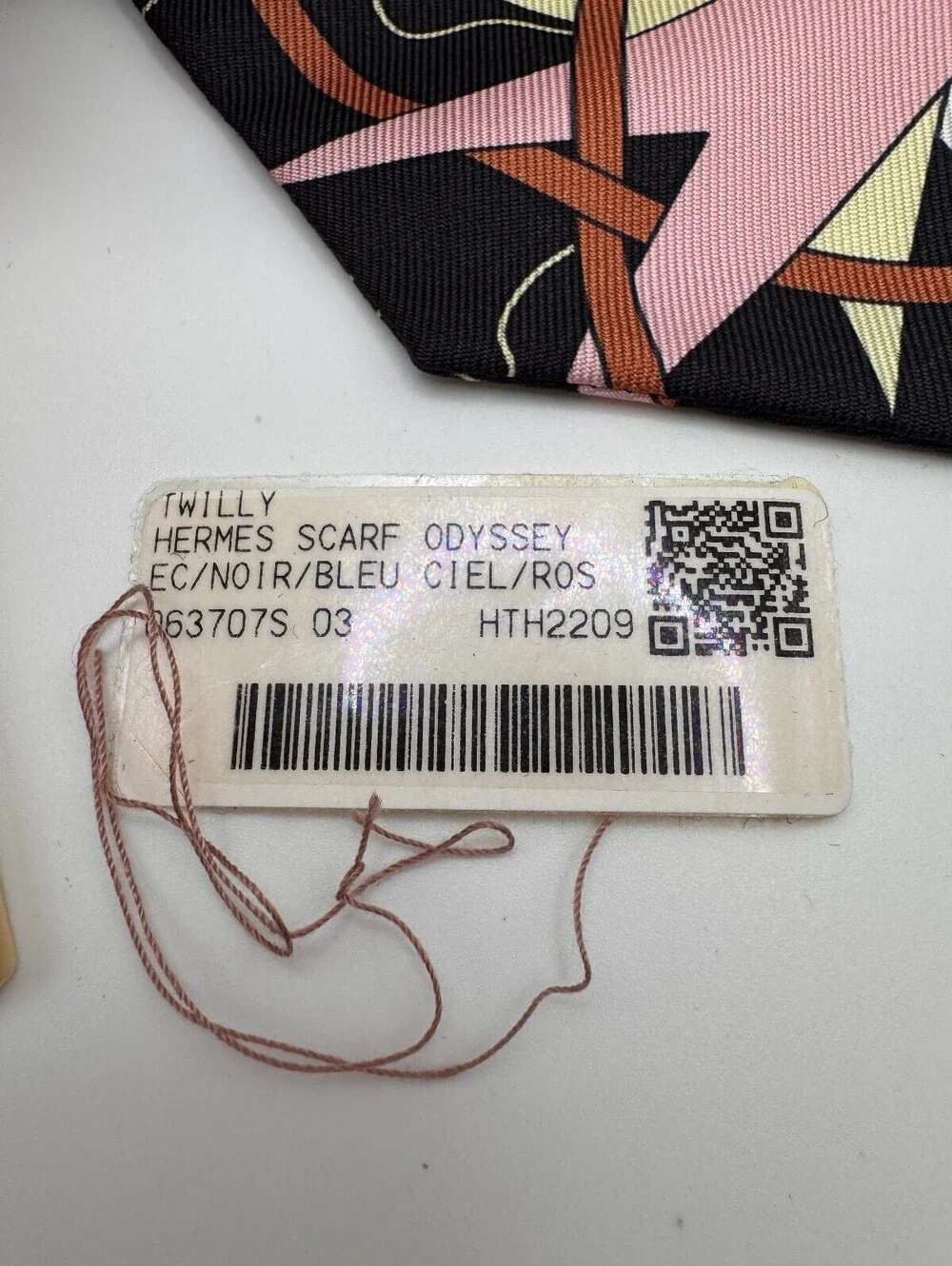 Hermès Twilly Scarf in Noir/Bleu Scarf Odyssey with Original Box and Tags - Picture 12 of 14